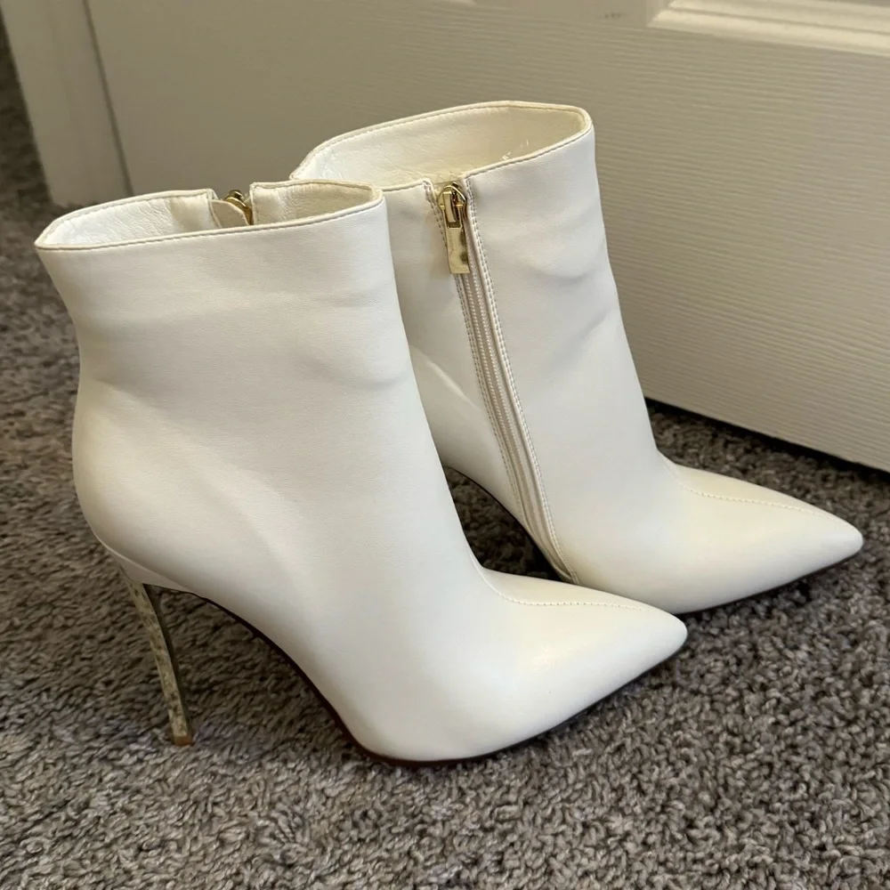 Boot - Picture 3 of 6